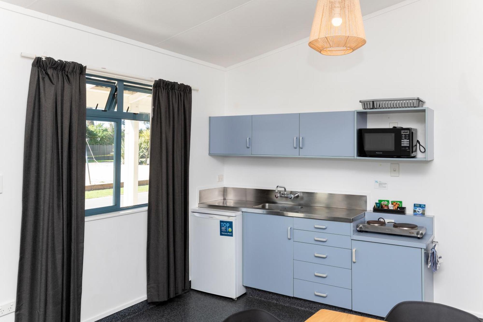 Waikanae Beach Top 10 Holiday Park Gisborne Exteriör bild