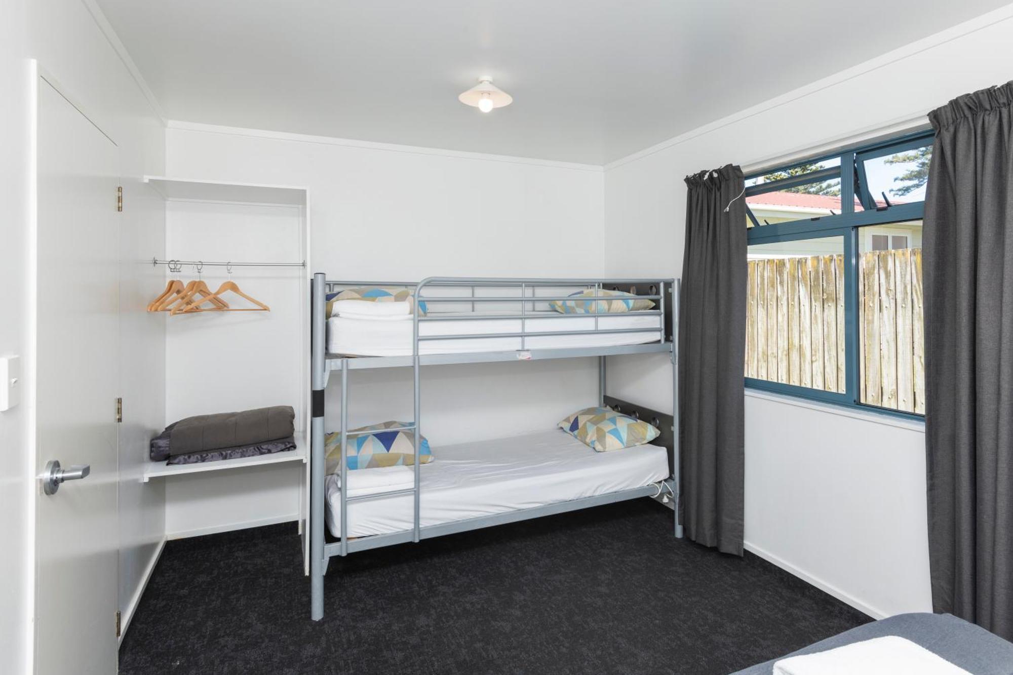 Waikanae Beach Top 10 Holiday Park Gisborne Exteriör bild