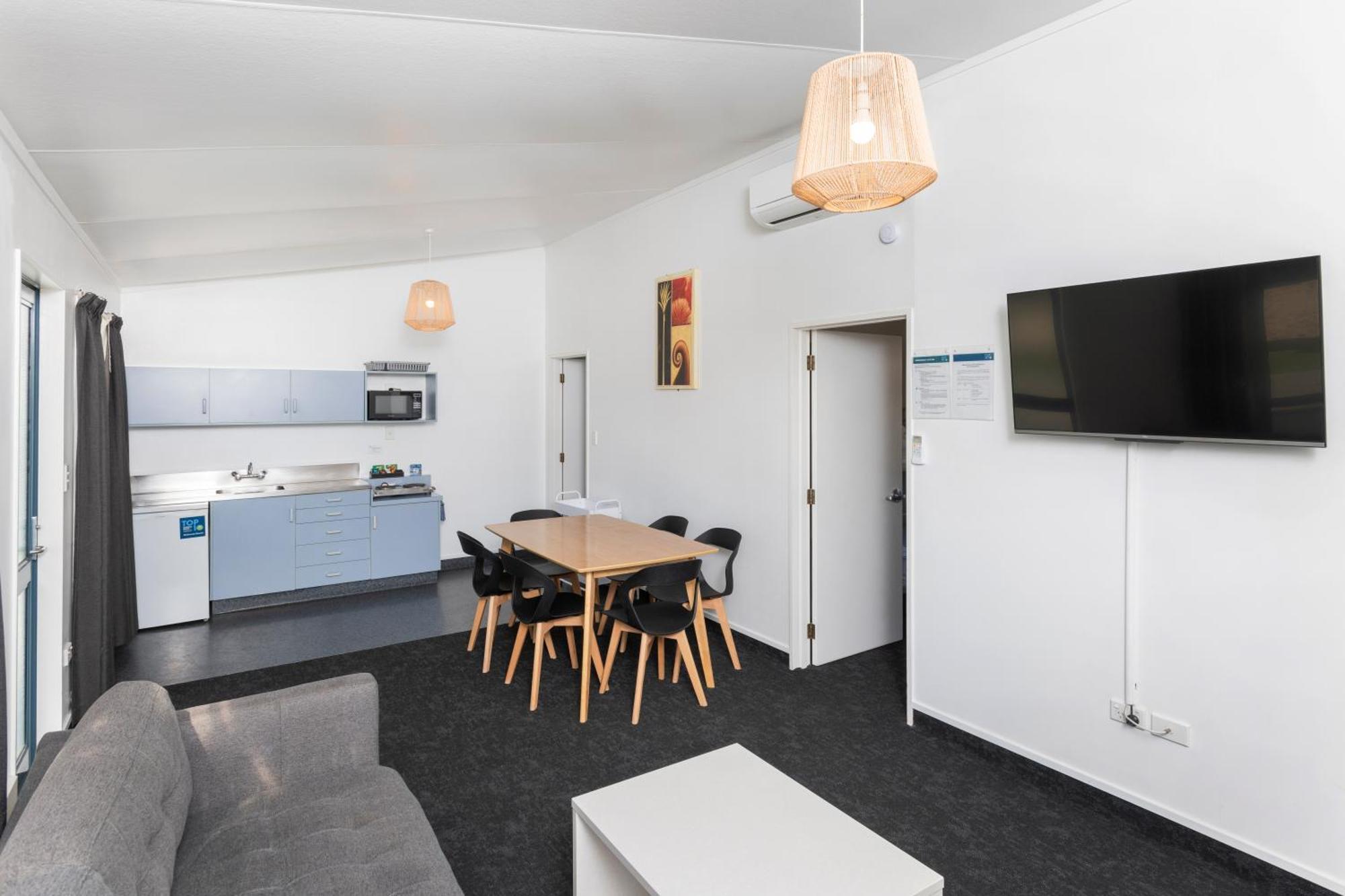 Waikanae Beach Top 10 Holiday Park Gisborne Exteriör bild