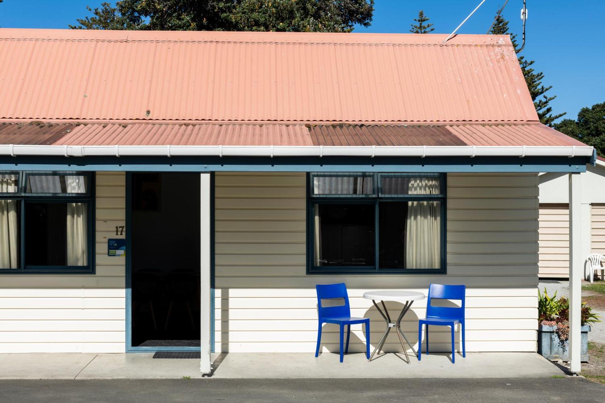 Waikanae Beach Top 10 Holiday Park Gisborne Exteriör bild
