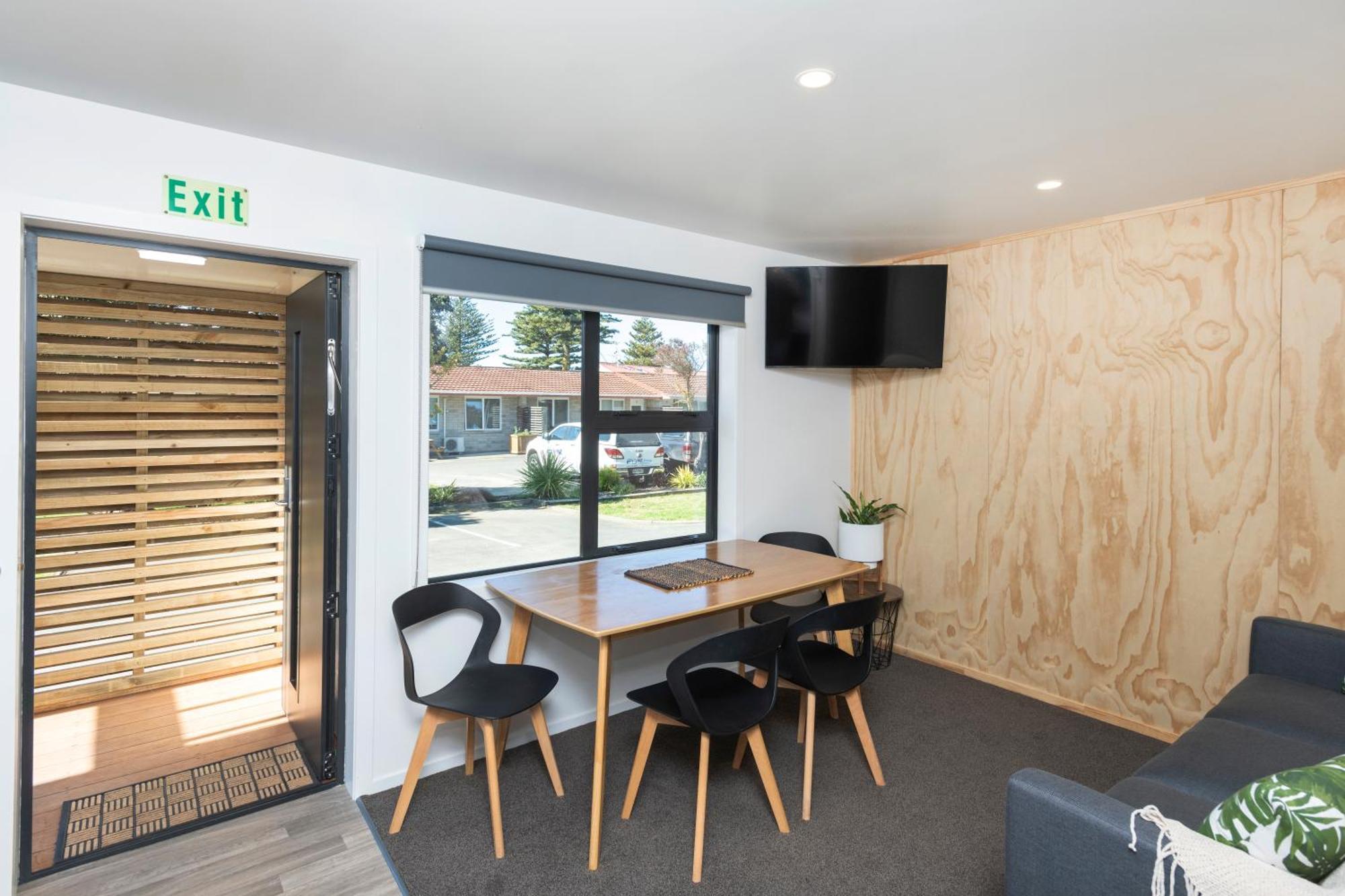 Waikanae Beach Top 10 Holiday Park Gisborne Exteriör bild
