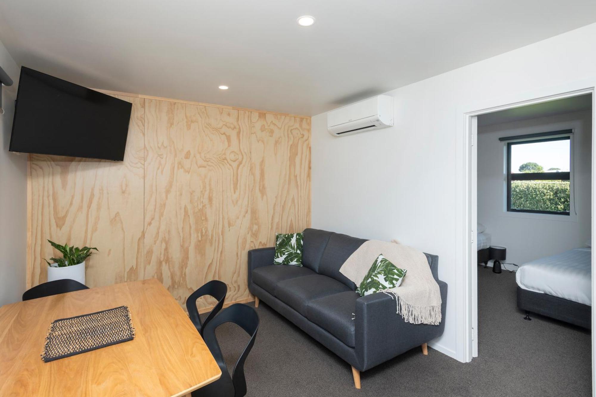 Waikanae Beach Top 10 Holiday Park Gisborne Exteriör bild