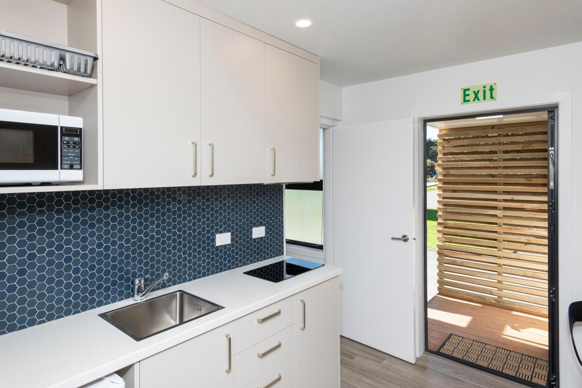 Waikanae Beach Top 10 Holiday Park Gisborne Exteriör bild