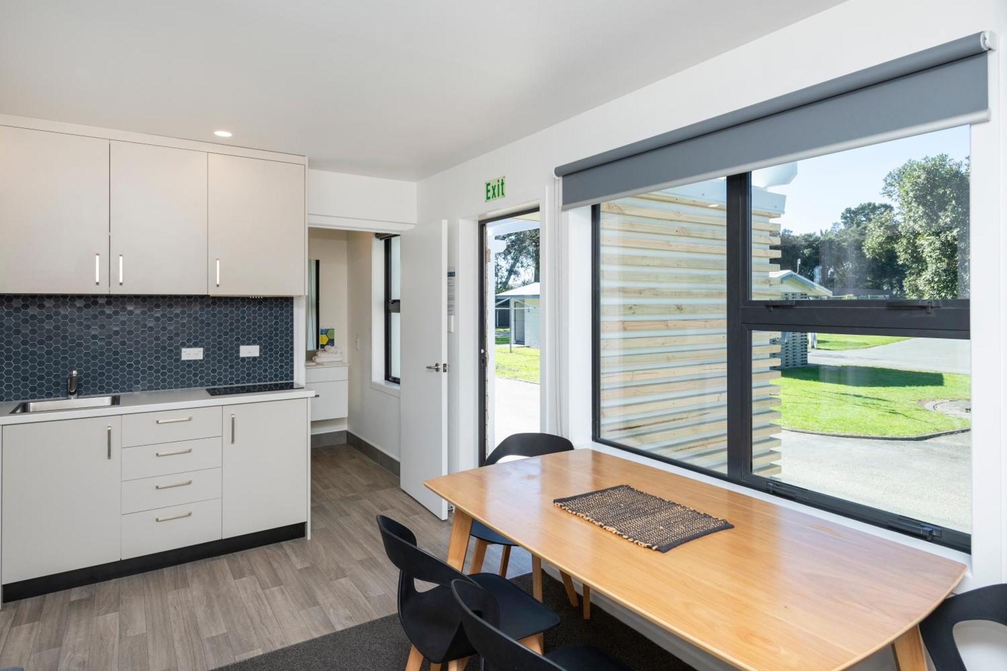 Waikanae Beach Top 10 Holiday Park Gisborne Exteriör bild