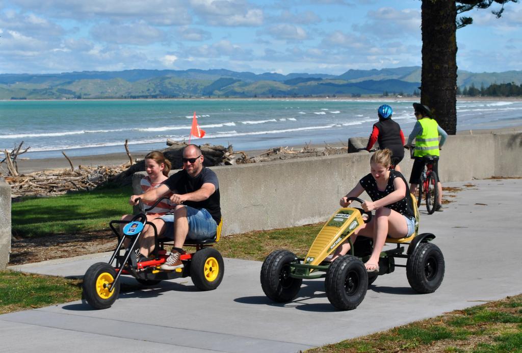 Waikanae Beach Top 10 Holiday Park Gisborne Exteriör bild